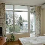 Creativity House Of Bas Varna - Free Parking Готель *