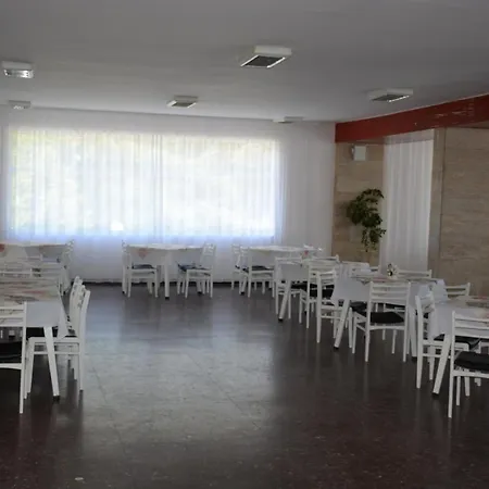 Hotel Holiday House Of Bas Varna - Free Parking