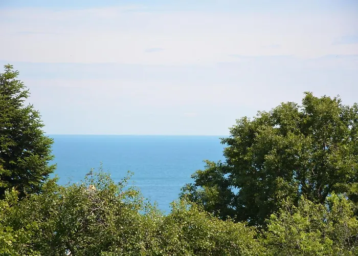 Hotel Holiday House Of Bas Varna - Free Parking *