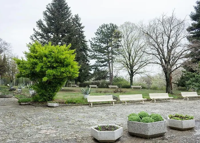 Holiday House Of Bas Varna - Free Parking Hotel Warna