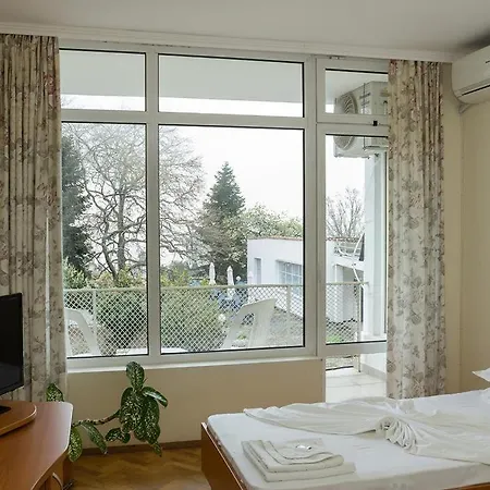 Creativity House Of Bas Varna - Free Parking Hotell *