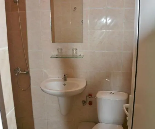 Hotel Holiday House Of Bas Varna - Free Parking *