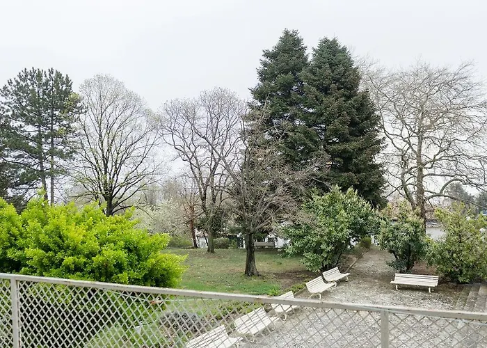 Holiday House Of Bas Varna - Free Parking Hotel *