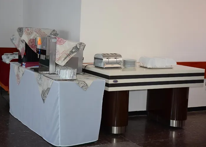 Hotel Holiday House Of Bas Varna - Free Parking